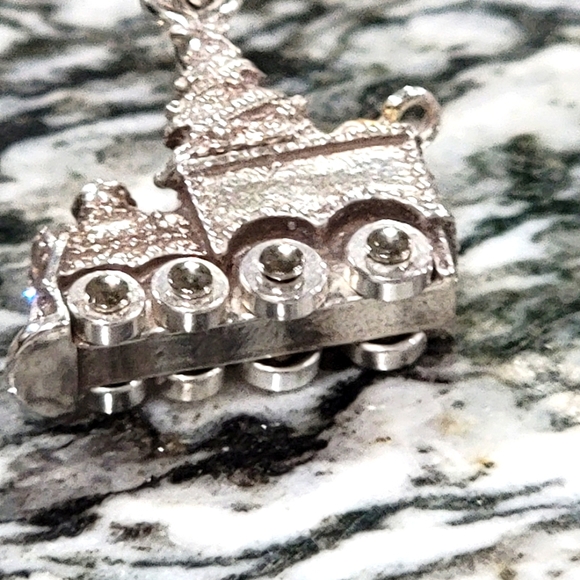 BRIGHTON RETIRED CHRISTMAS TRAIN CHARM NWOT - Picture 6 of 6